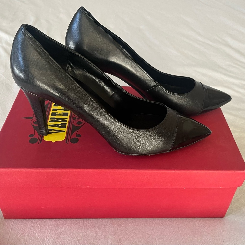 Vaneli Black Pumps. Leather/Patent Leather tips.  Size 7.5